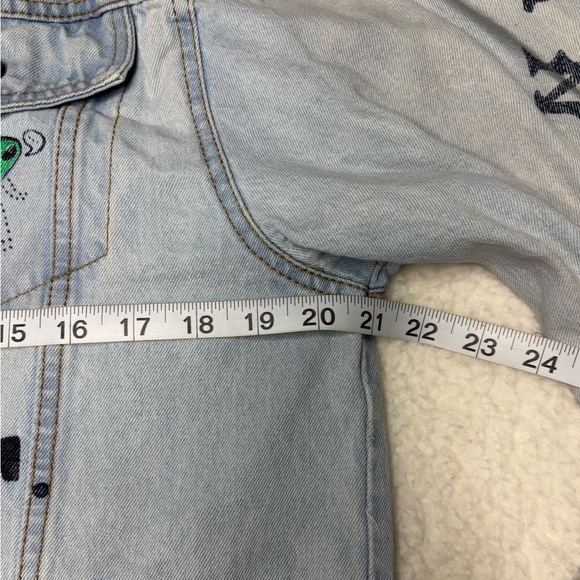 Brooklyn Cloth Women Light Wash Denim Graffiti Art Jean Jacket - Picture 6 of 10